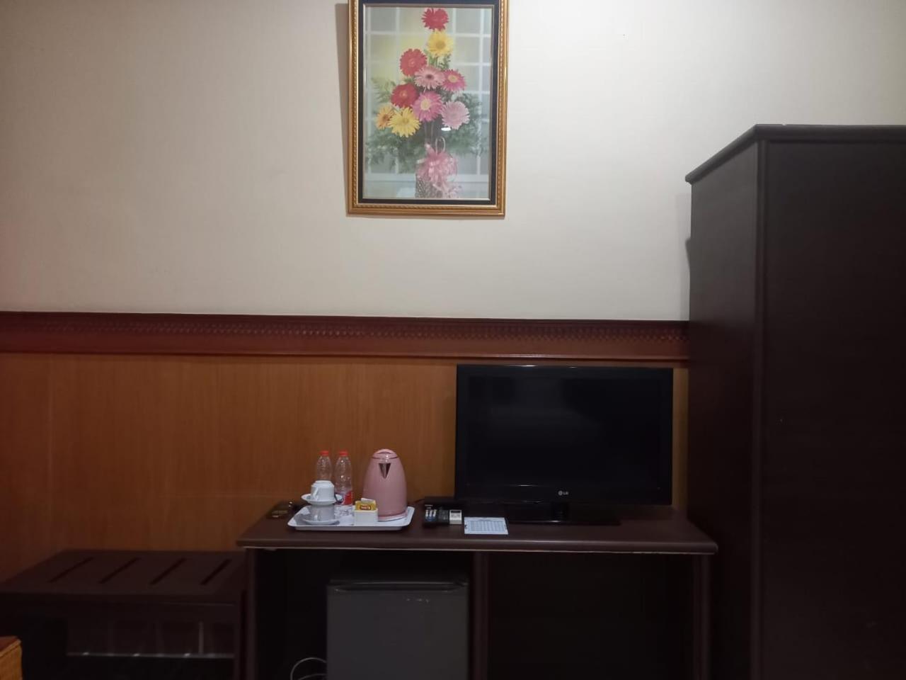 Urbanview Hotel Dedy Jaya Brebes Bagian luar foto