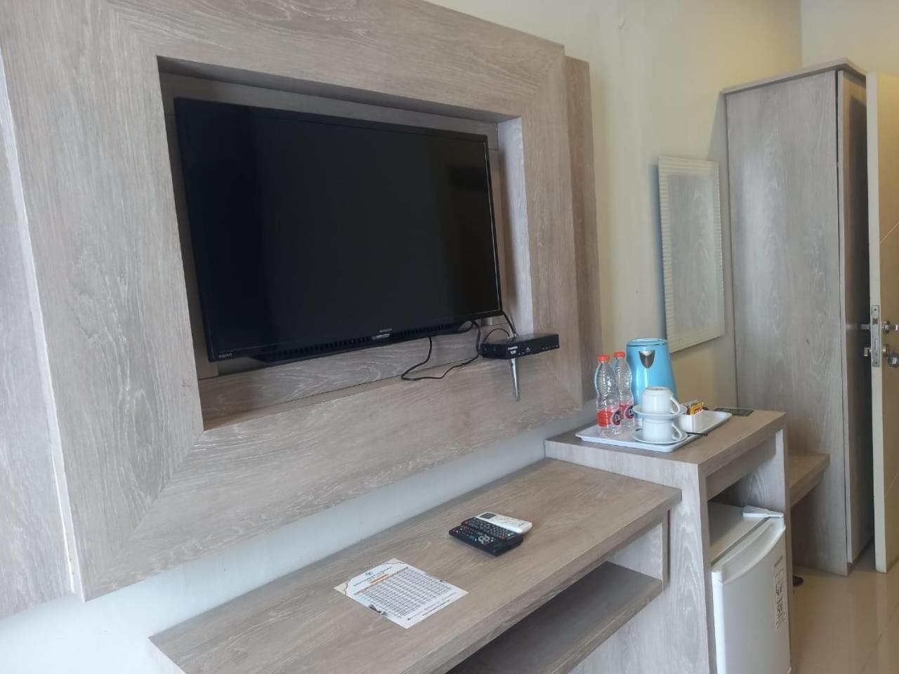 Urbanview Hotel Dedy Jaya Brebes Bagian luar foto