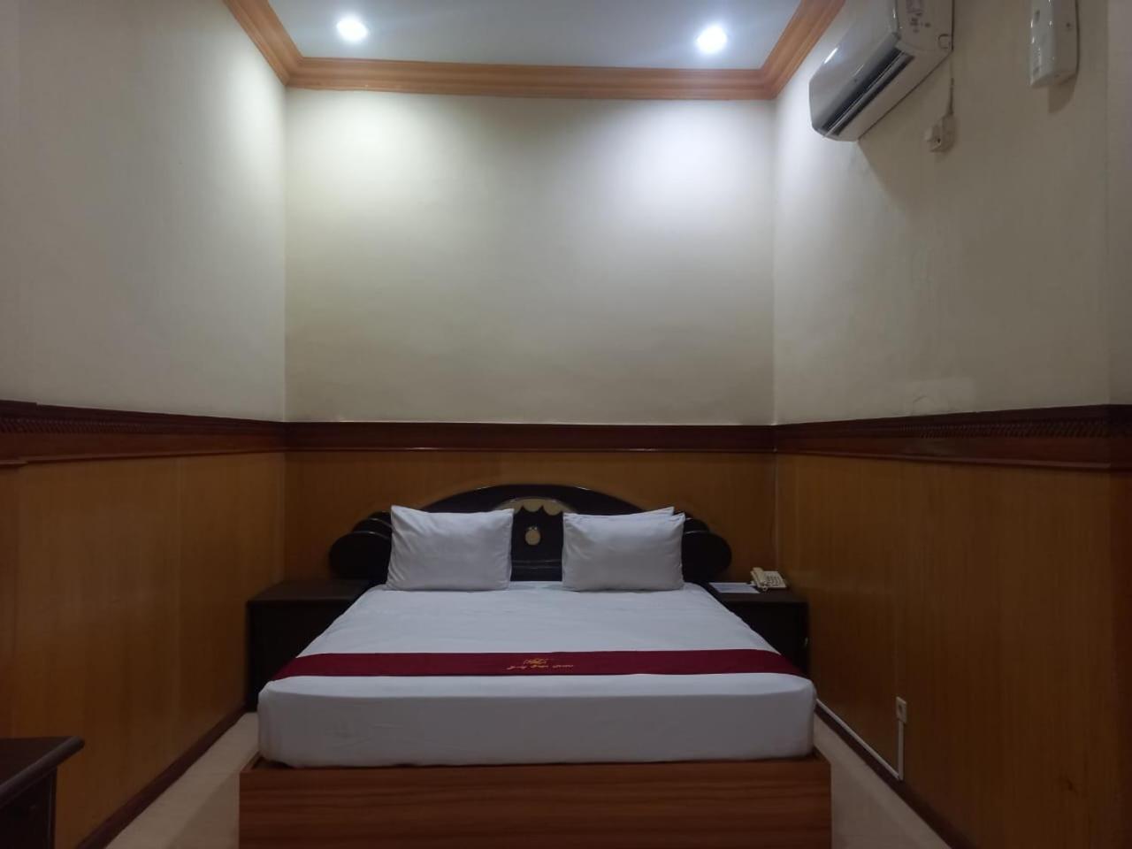 Urbanview Hotel Dedy Jaya Brebes Bagian luar foto