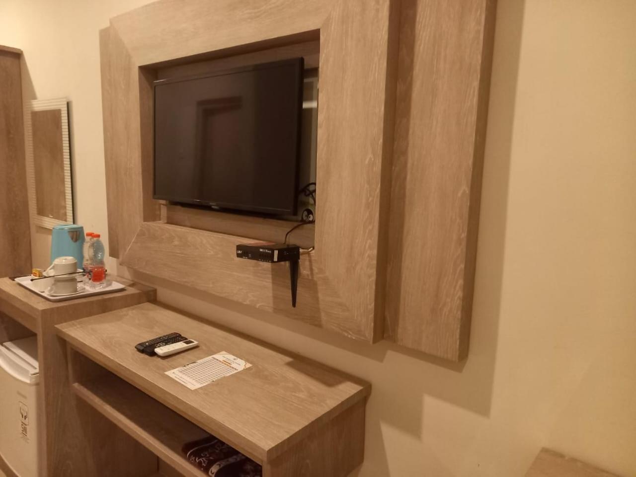 Urbanview Hotel Dedy Jaya Brebes Bagian luar foto